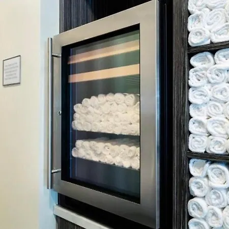 Hanza Tower Sky Sauna & Jacuzzi & Pool شقة *
