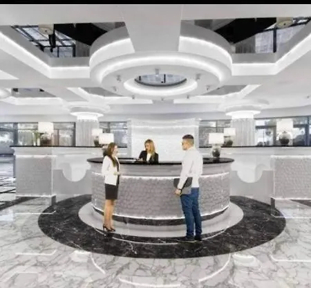 Hanza Tower Sky Sauna & Jacuzzi & Pool *
