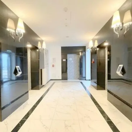 Hanza Tower Sky Sauna & Jacuzzi & Pool شقة *