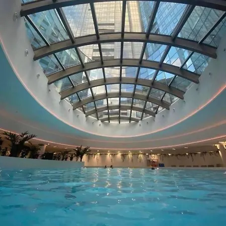 Hanza Tower Sky Sauna & Jacuzzi & Pool شقة شتشيتسين